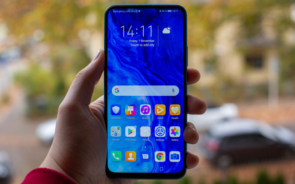 荣耀10x曝光挖孔屏麒麟820处理器华为最便宜5g手机