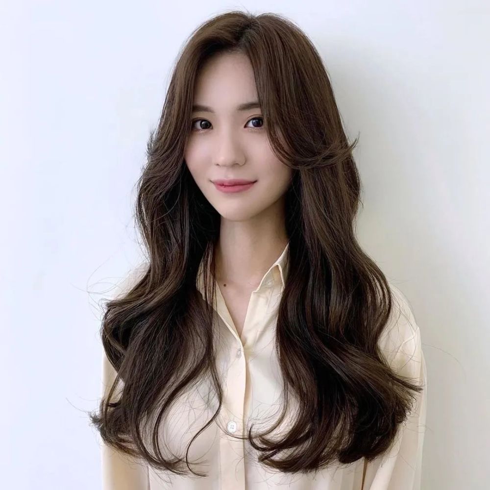 "渣女"网红大波浪卷