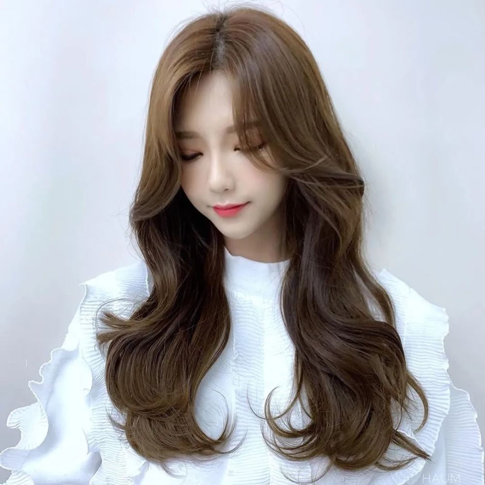 "渣女"网红大波浪卷