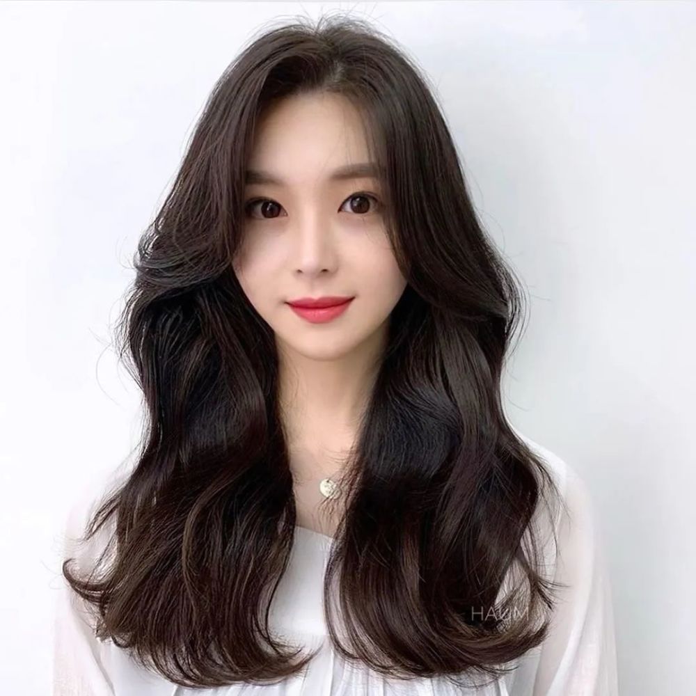 "渣女"网红大波浪卷