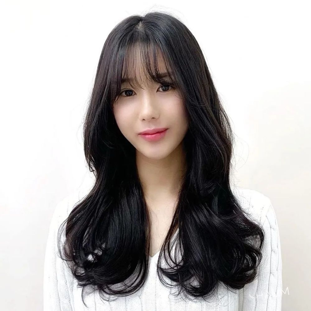 "渣女"网红大波浪卷