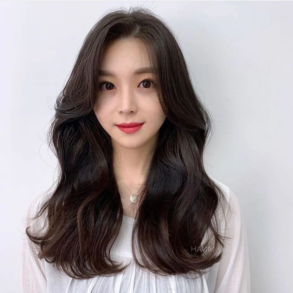 "渣女"网红大波浪卷