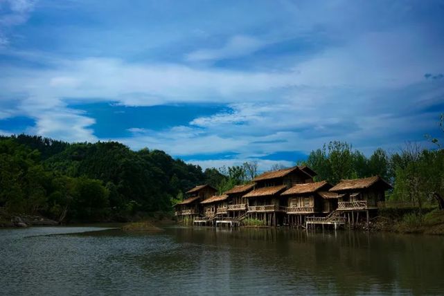 桃花源秦溪 (山水实景演出地)