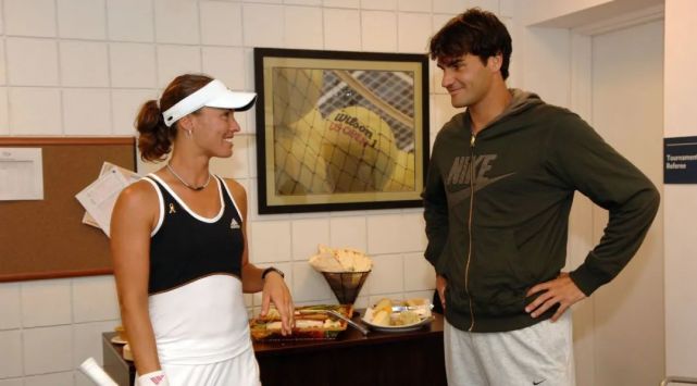 费德勒向wta传奇致敬 大阪直美加入宅家运动 Wta 格拉芙 费德勒 辛吉斯 大阪直美