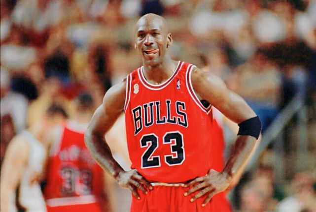 乔丹纪录片引爆联盟,韦德因其打篮球,杜兰特:他是我儿时偶像