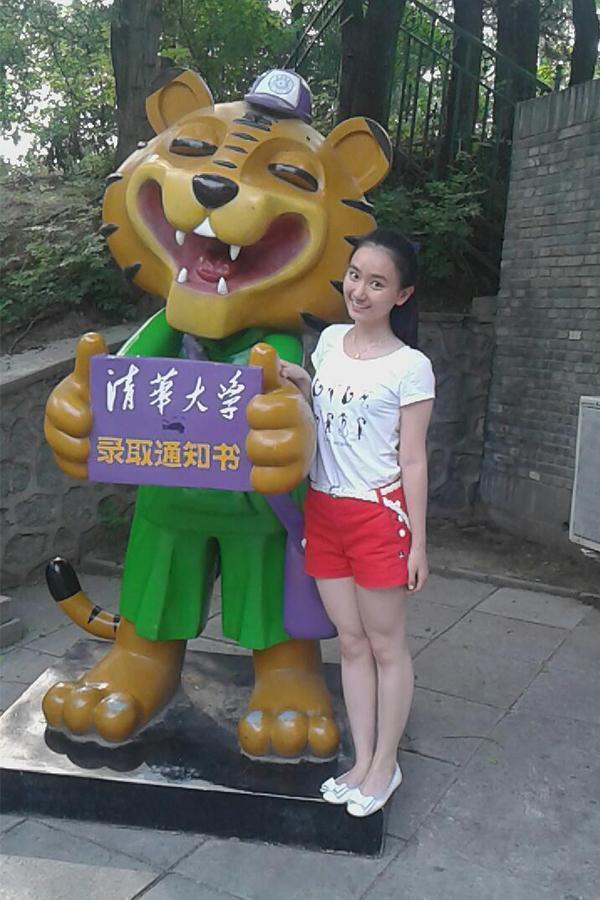 她是娱乐圈唯一考上清华大学的童星,美貌与才华并存,令人羡慕