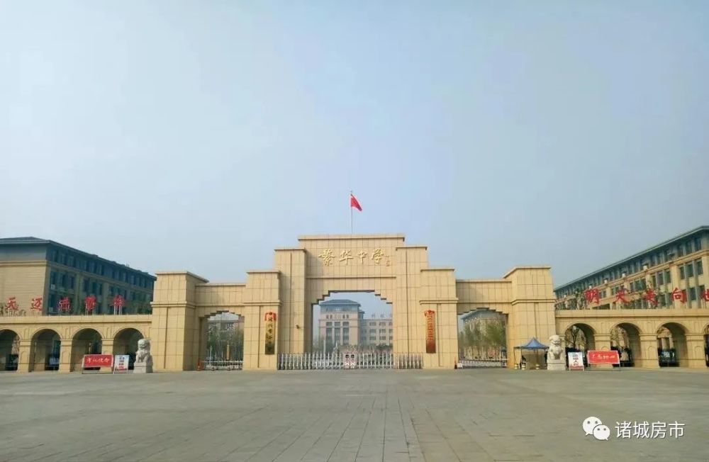 娱乐为一体的高标准城市品质新社区繁华所致园林坐拥南湖市民公园,在