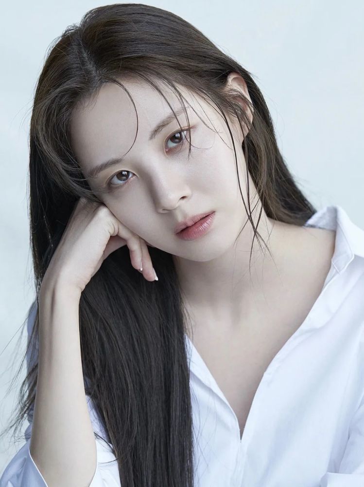 少女时代徐贤气质太好 画报演绎高级时髦风 又纯又欲实力强 腾讯新闻