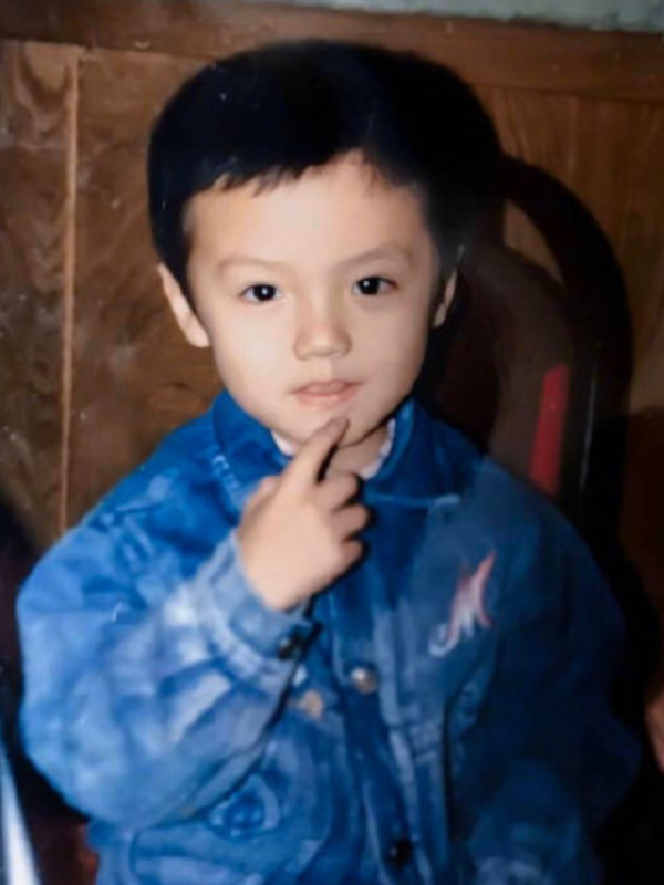 黄子韬童年照,朱一龙童年照,郑爽童年照,看见王源童年照:好想抱回家!