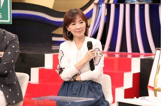 世界》,是个多才多艺,又颜值颇高的人,而她在2008年和电视台制作人林