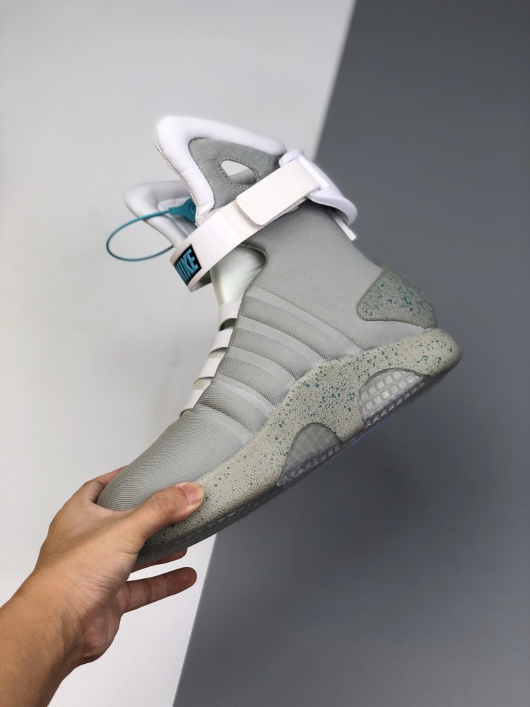 usb插口充电发光潮鞋!nike air mag 回到未来 黑科技球鞋