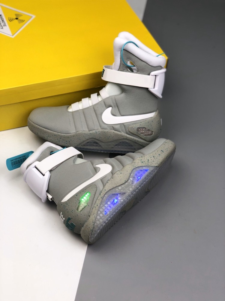 usb插口充电发光潮鞋!nike air mag 回到未来 黑科技球鞋