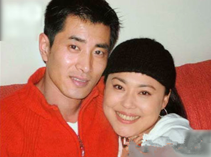 揭秘49岁李菁菁三段感情?15岁出演张艺谋电影,否认90后老公出轨