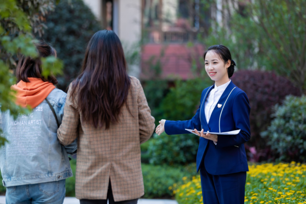 川企黑马阳光物业全新升级十六年专业修为解码hui生活
