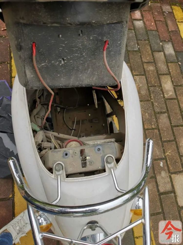 又来了!柳州新希望小区门口多辆电车电瓶被盗,车主无奈留纸条"求放过"
