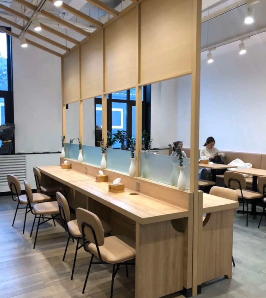 虽说是海底捞旗下的面馆,但是实话实说,产品的工业化气息还是很强的