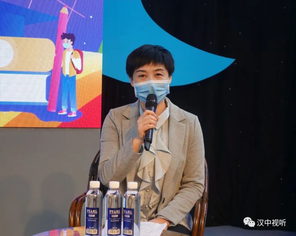 汉中市教育信息化管理中心主任张铮西乡县教育体育局副局长王文明城固