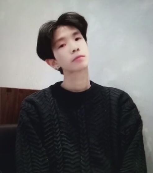 但对张嘉文深有了解的男玩家却对此嗤之以鼻:只是看起来帅,内心却"