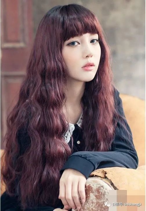 长头发带头帘的烫发,女生卷烫头发,美味十足不显老气