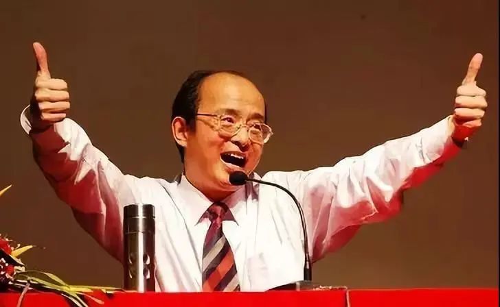 但是,从"中国赏识教育第一人"周弘身上, 我们可以看到"夸"孩子真的能