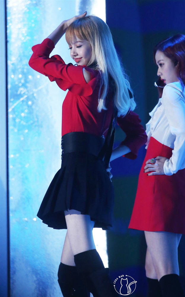 lisa首次挑战无痕裤就掉成堆堆袜,看清腿围后,确定真实存在_腾讯新闻