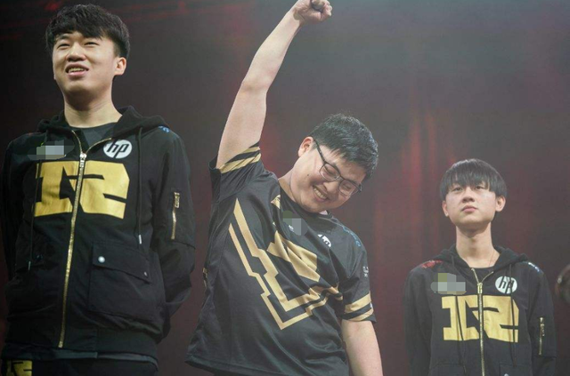 LPL:RNG精神支柱Uzi合同即将到期，网友乞求放过uzi称RNG没用
