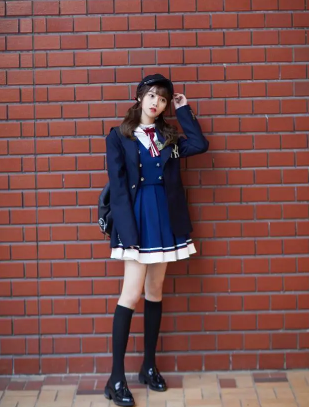 宋昕冉大胆挑战黑袜秀出全队最细的腿上帝果然是公平的