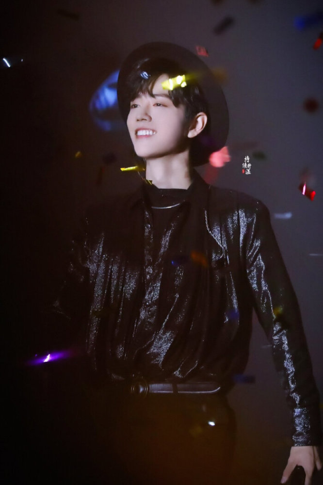 吉尼斯世界纪录|肖战被推到浪尖左右为难，《光点》破吉尼斯纪录，余生能否回春？