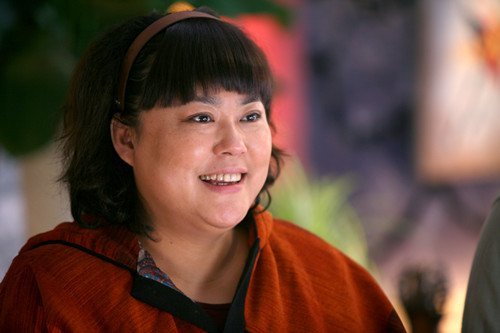 很多观众也觉得这个人设很适合她,于是也有粉丝称她为"胖嫂",剧中的她