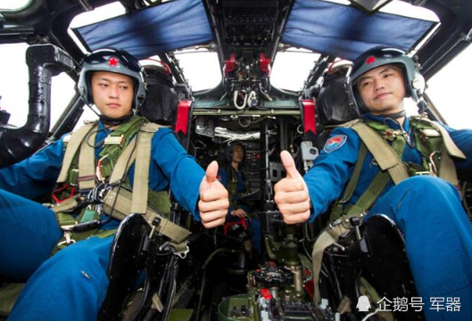 轰炸机飞行员对身高的要求很伤人原来小撒的身高开不了只能开歼20