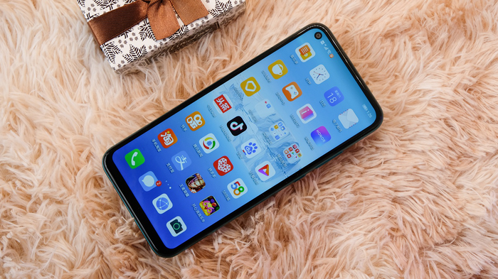 荣耀play4t今日首销成绩亮眼:1199元售价,外观拍照续航亮点满满