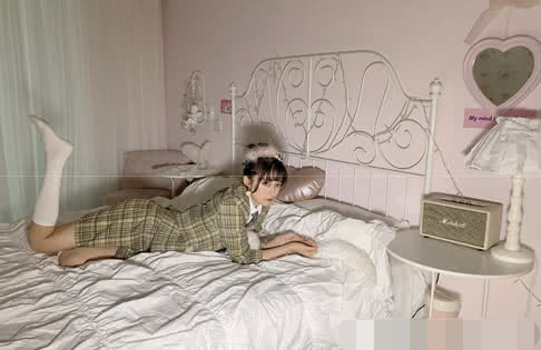 有一种"脏脏袜"叫黑尾酱,除了脚底其余都是白的,网友:受不了了!