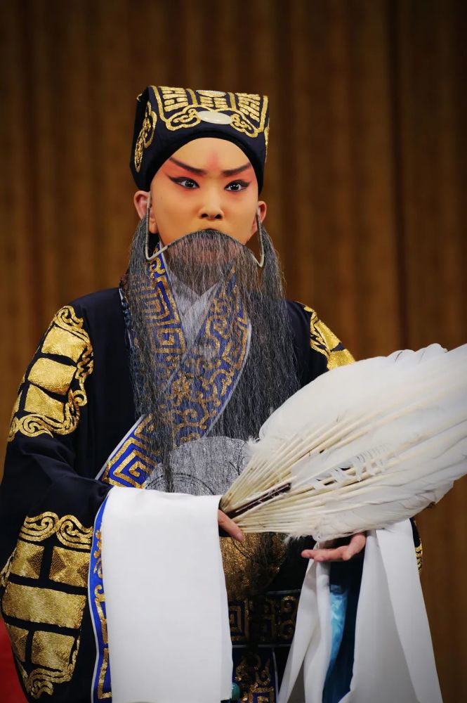 王珮瑜在京剧《空城计》中饰演诸葛亮 2019年,王珮瑜带着节目主创去听