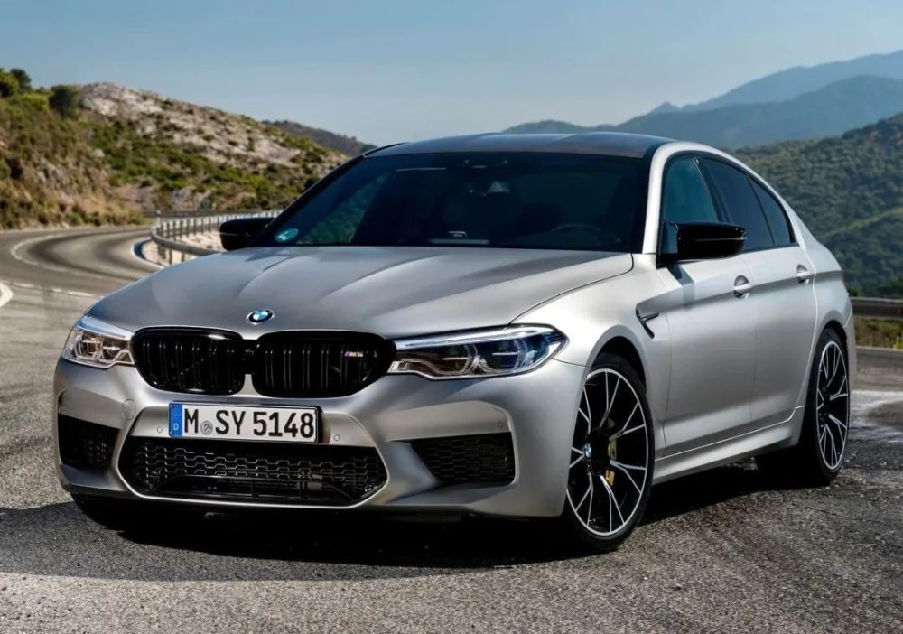 20岁买战神gt-r还是宝马m5?