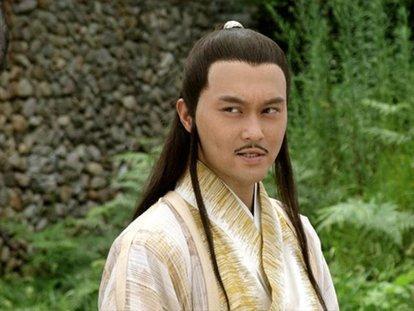 将其带入江湖,引起了一场武林大战,后被叶孤鸿所得,而且此剑中含有