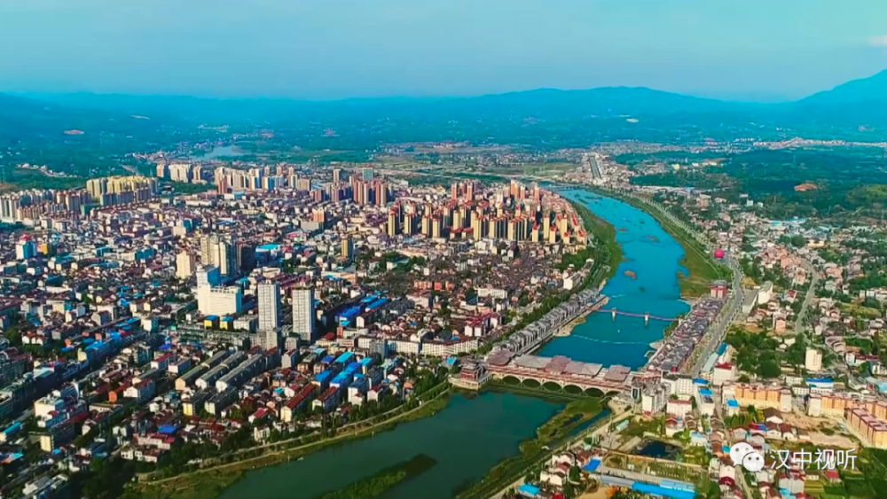 聚焦县区两会王亚珍当选西乡县县长