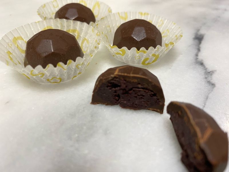 教你自制夹心巧克力送给身边的人超有面子的哦