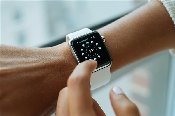 Apple Watch 5批量斷貨 ，第6代發布快了
�：起價售賣乃至更低