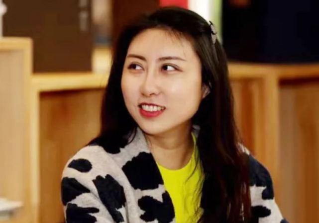 贾平凹女儿出诗集莫言女儿大学写19万字小说易中天女儿更牛