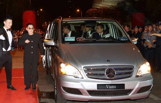 豪车库闪了我的眼|世爵c8|跑车|房车|李连杰|豪车|座驾|mpv|超跑|车市