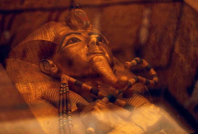 (图特卡蒙的金面具)图特卡蒙是古埃及第十八王朝的第十二位法老王,年