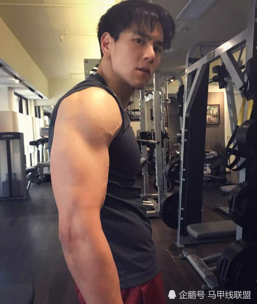 李佳琦回应吸烟,只是个主播!而吸烟对健身又有什么影响?