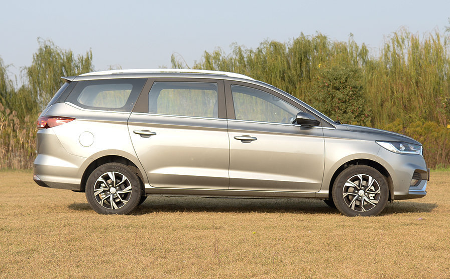 5座车小,7座车年检麻烦,这款6座旅行车7万就配模拟8挡cvt