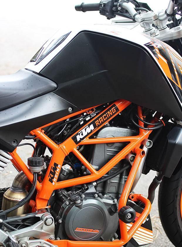 ktm390duke,这个弯道火箭你喜欢么?大单缸的直接真的爽