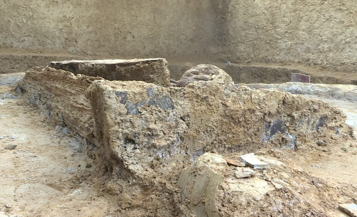 土层的稳定性较好地质变动对墓葬结构的破坏也不明显整座古墓中的棺椁