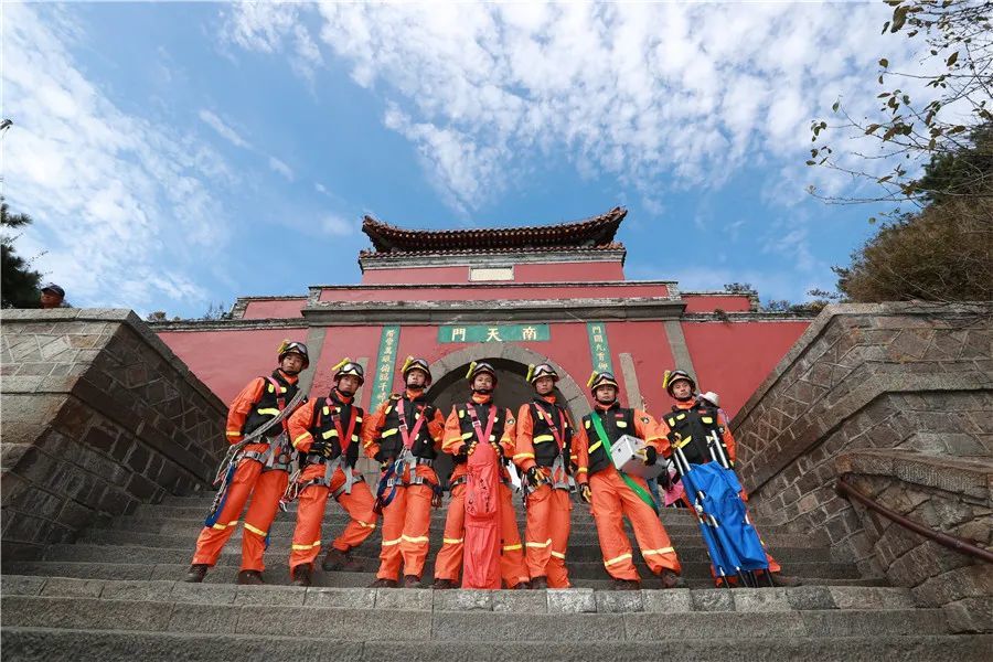 作者:王锦波《责任》02作者:王庆华《生命的希望》01大家快来pick你