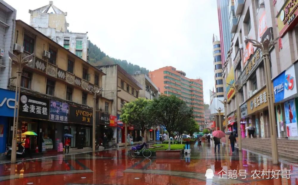 秦岭山城略阳小县城风景如画雨后景色更美
