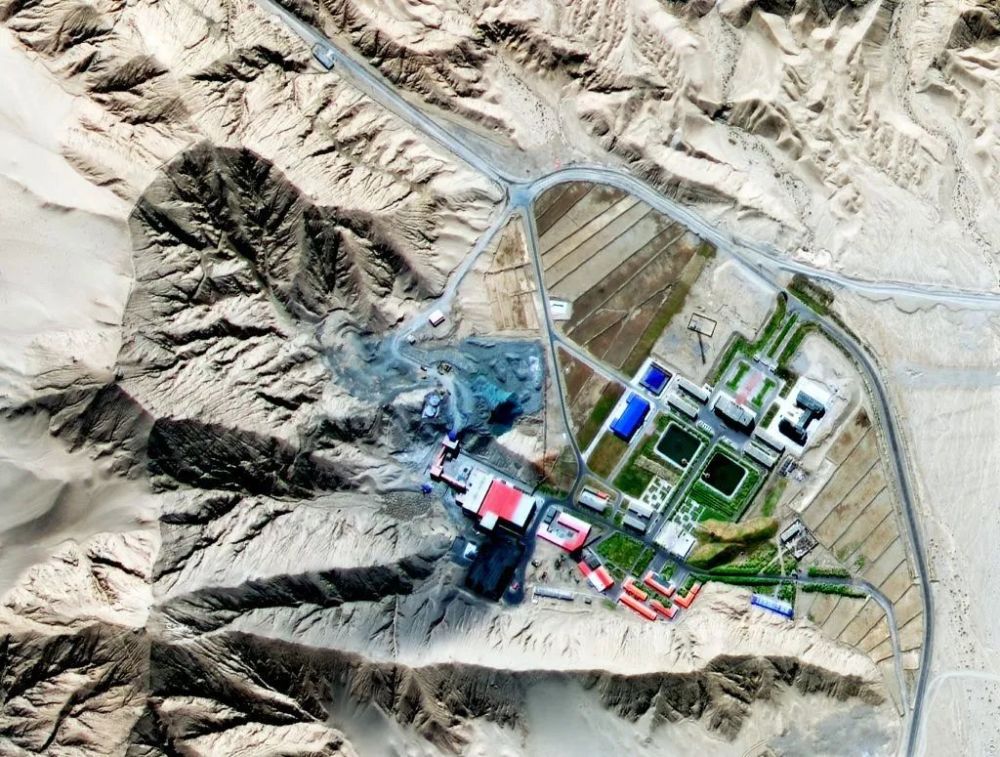 诺木洪农场冰川与森林和谐共生—祁连牛心山之美景祁连山广袤的高山