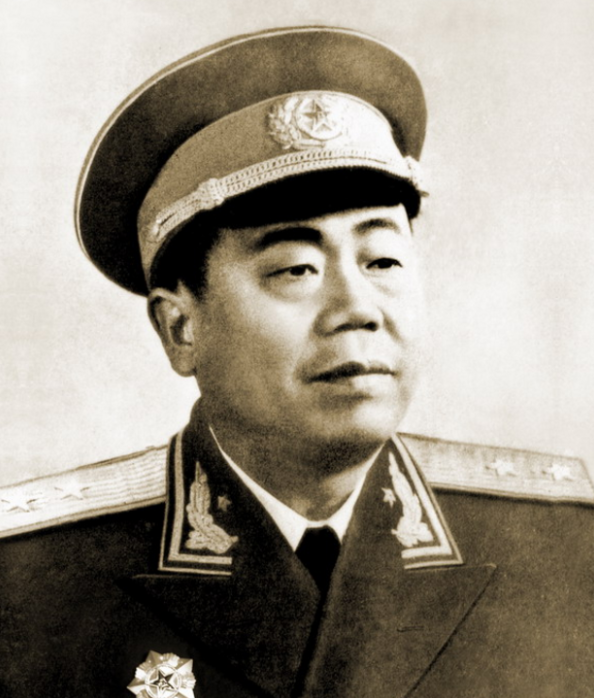 这个军的军长是中将,师长是少将,旗下连副却被授了上将军衔!