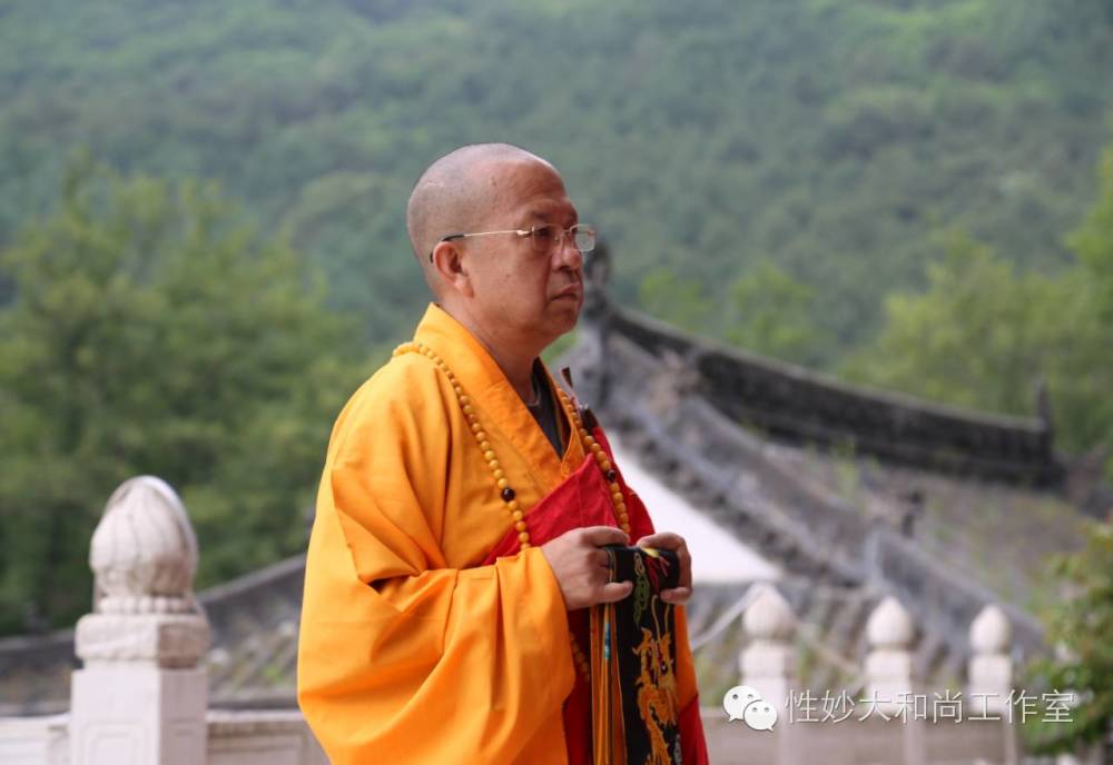 其核心是营造善因,就是我们平常所说的修行,即修正错误,行善积德.